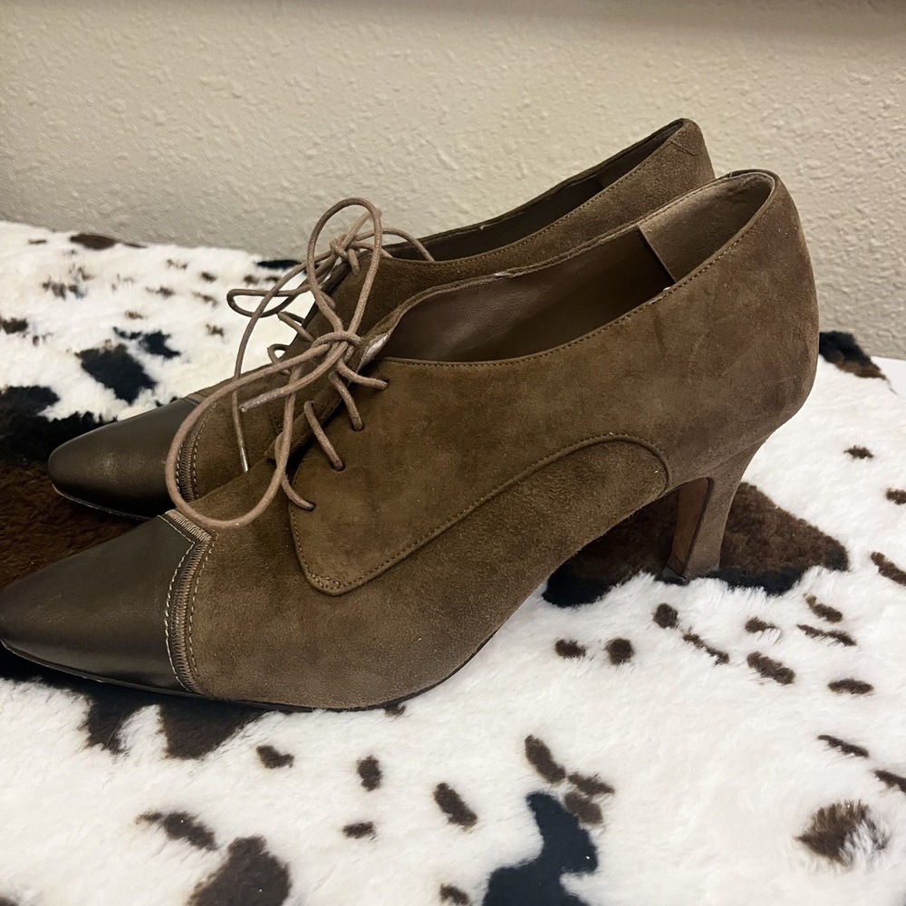 Vintage Bandolino Collection Brown Suede Leather Tie Heels Oxford 7M‎ Italy